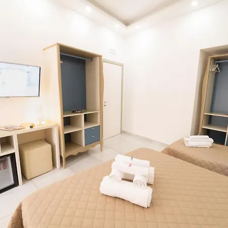 Maison d'hôtes Royal Art H Duomo - Centro, By Clapa Group 5*